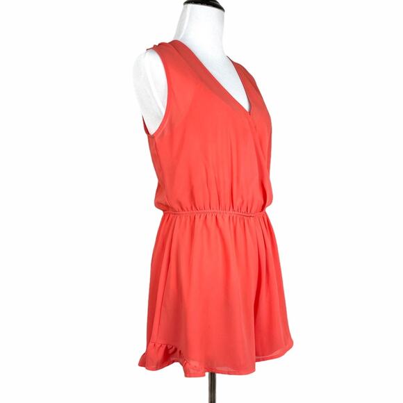 Astr The Label Coral ruffle Romper in Small - Picture 4 of 8